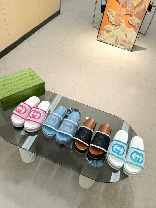 Picture of Gucci Slippers _SKUGuccisz35-42h08082227
